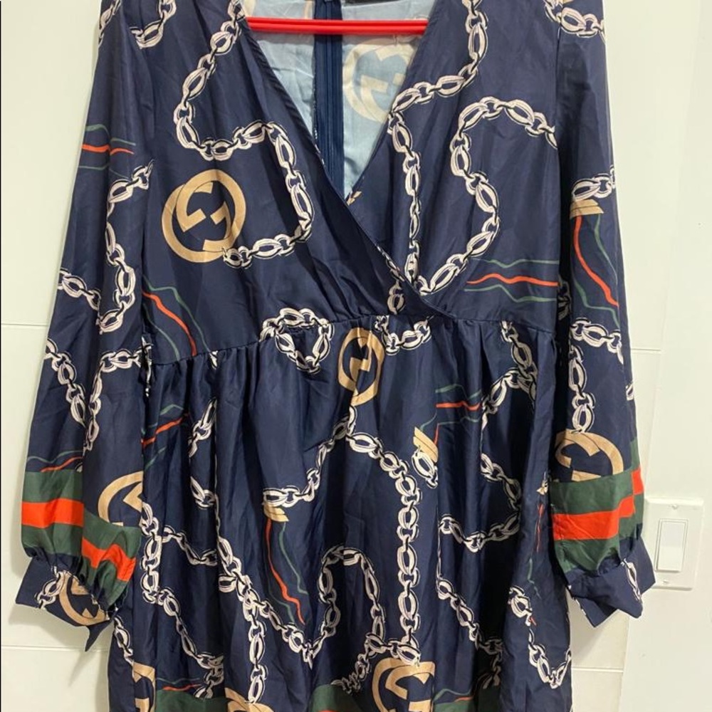 Dresses - Picture 4 of 4